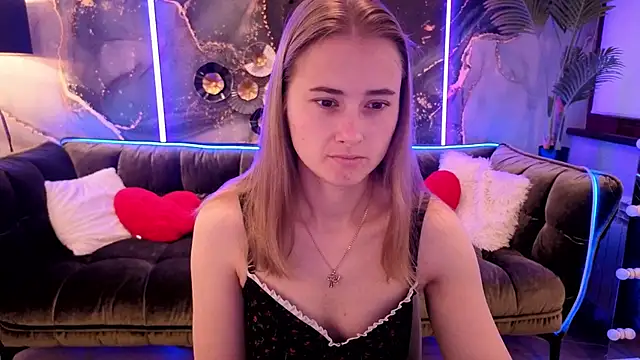 Sun Kitty  online show from September 27, 6:53 am