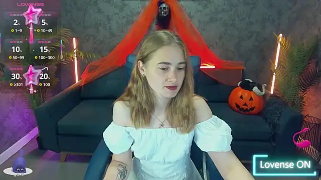 Sun Kitty  online show from October 24, 7:04 am