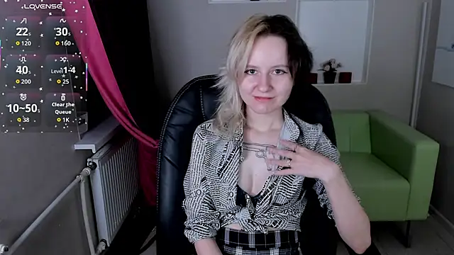 girl next doorr online show from October 23, 1:17 pm