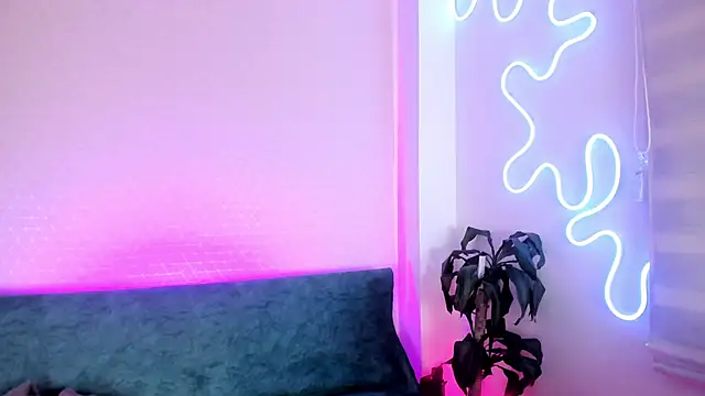 Snapshot of missweetpeach chatting on September 14, 1:47 am missweetpeach online show from September 14, 1:47 am