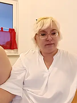 Snapshot of VikaKing chatting on September 20, 5:44 pm VikaKing online show from September 20, 5:44 pm