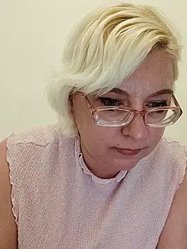 Snapshot of VikaKing chatting on September 19, 5:34 pm VikaKing online show from September 19, 5:34 pm