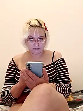 Snapshot of VikaKing chatting on October 12, 5:26 pm VikaKing online show from October 12, 5:26 pm