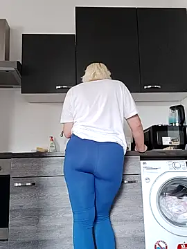 Snapshot of VikaKing chatting on September 24, 1:54 pm VikaKing online show from September 24, 1:54 pm