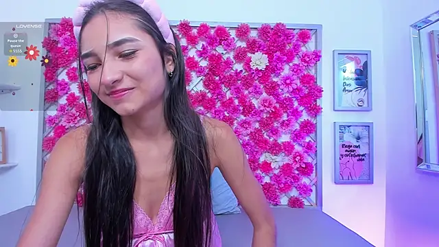 Snapshot of hannah_miller_1 chatting on September 20, 1:09 pm hannah miller 1 online show from September 20, 1:09 pm