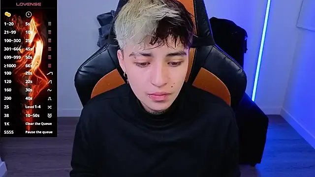 imlaiaaa online show from October 30, 4:04 am