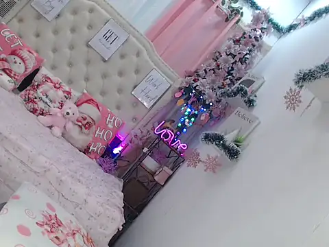 Snapshot of miss_strongerthanbefore03 chatting on October 15, 12:35 am miss strongerthanbefore03 online show from October 15, 12:35 am