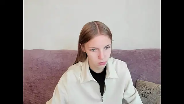 Snapshot of HitGyrl chatting on October 15, 1:19 am HitGyrl online show from October 15, 1:19 am