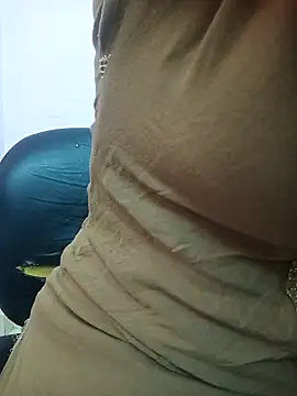 Snapshot of BILLO-RANI67 chatting on October 13, 4:04 am BILLO-RANI67 online show from October 13, 4:04 am