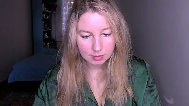 NancySanders online show from April 11, 8:40 am