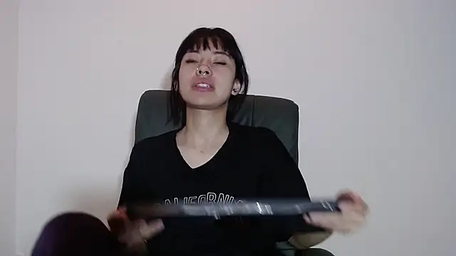  mavis2 online show from September 25, 9:01 pm