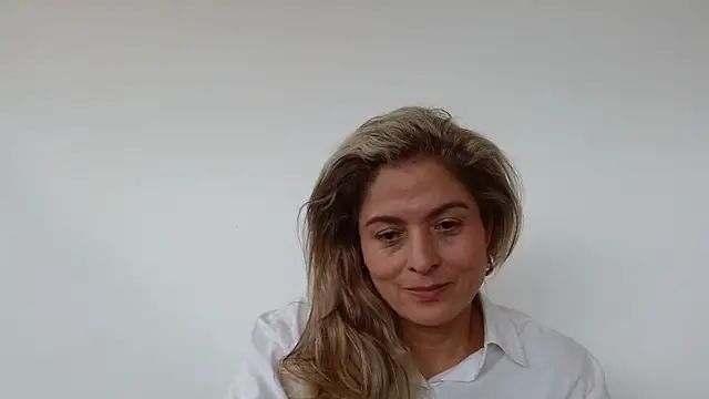 Snapshot of linda-mature43 chatting on October 3, 7:30 pm linda-mature43 online show from October 3, 7:30 pm