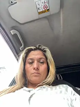 Snapshot of linda-mature43 chatting on October 20, 3:26 pm linda-mature43 online show from October 20, 3:26 pm