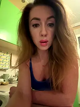 Snapshot of MarinaDiva11_74 chatting on October 11, 8:33 pm MarinaDiva11 74 online show from October 11, 8:33 pm