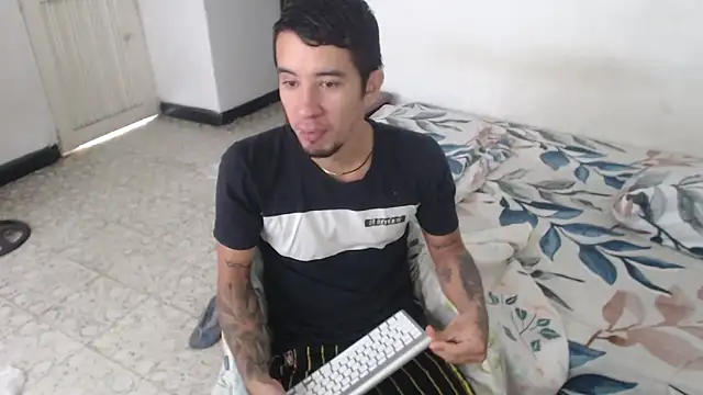 couplehotfantasies online show from September 29, 6:46 pm