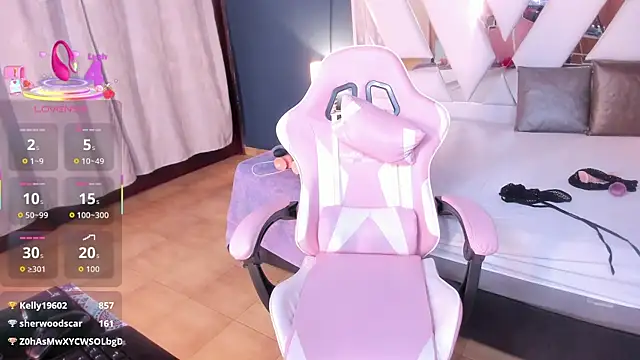 Snapshot of mia_kinky1 chatting on October 26, 12:17 am mia kinky1 online show from October 26, 12:17 am