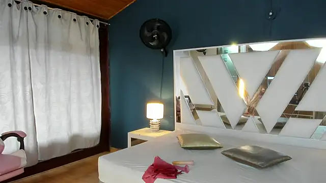 Snapshot of mia_kinky1 chatting on September 23, 11:41 am mia kinky1 online show from September 23, 11:41 am