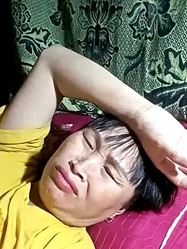 Snapshot of maple694 chatting on October 26, 2:01 pm maple694 online show from October 26, 2:01 pm