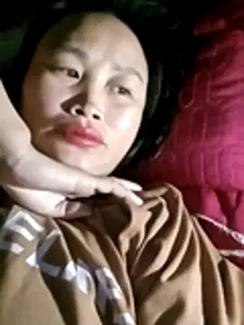 Snapshot of maple694 chatting on October 27, 7:52 pm maple694 online show from October 27, 7:52 pm