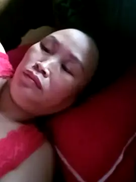 Snapshot of maple694 chatting on October 29, 11:51 pm maple694 online show from October 29, 11:51 pm