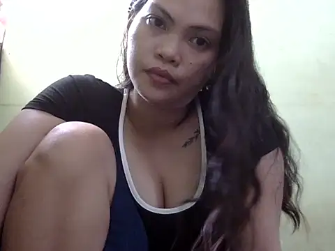 Snapshot of missluvv chatting on October 21, 3:21 am missluvv online show from October 21, 3:21 am