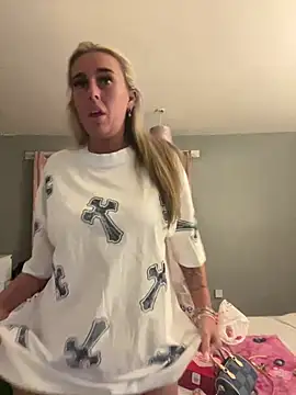 EllieMaeBaby online show from February 11, 10:55 pm