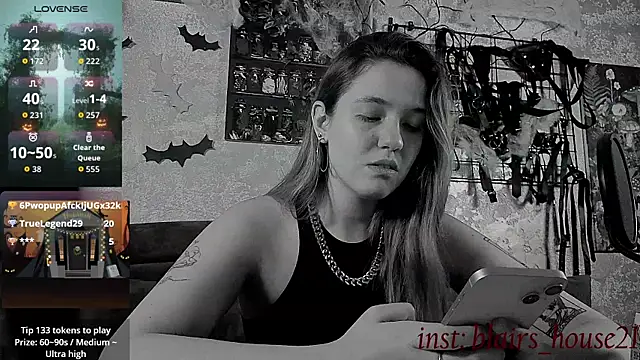 Snapshot of the_high_priestess chatting on October 30, 5:32 am the high priestess online show from October 30, 5:32 am