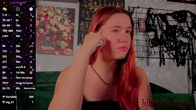 Snapshot of the_high_priestess chatting on October 22, 5:23 am the high priestess online show from October 22, 5:23 am