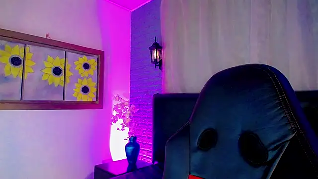 Snapshot of Cata_MW chatting on October 8, 7:18 pm Cata MW online show from October 8, 7:18 pm