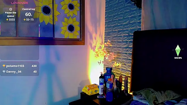 Snapshot of Cata_MW chatting on October 30, 7:37 pm Cata MW online show from October 30, 7:37 pm