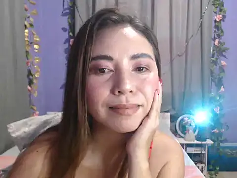 hotasianpinky online show from November 9, 6:42 am