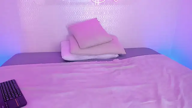 aleksandramiller  online show from January 17, 1:29 pm