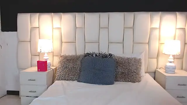 Snapshot of ValuFooster chatting on October 10, 4:56 pm ValuFooster online show from October 10, 4:56 pm