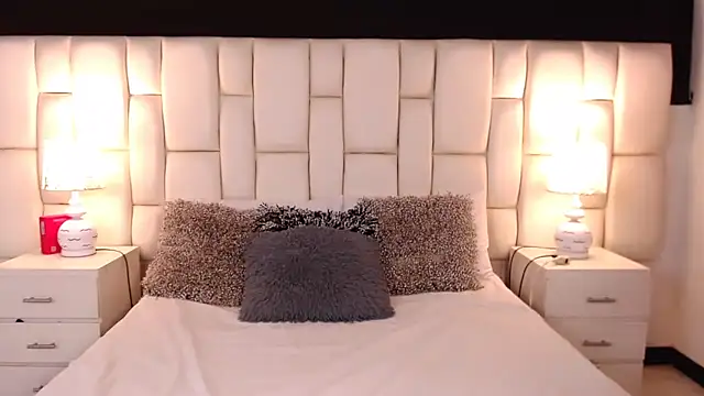 Snapshot of ValuFooster chatting on October 21, 4:22 pm ValuFooster online show from October 21, 4:22 pm