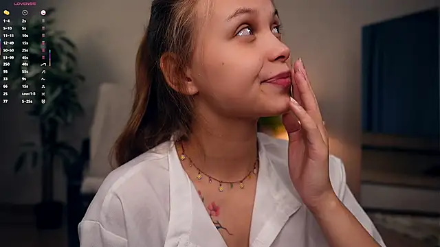 Snapshot of OdellaGillingham chatting on October 2, 6:57 pm OdellaGillingham online show from October 2, 6:57 pm