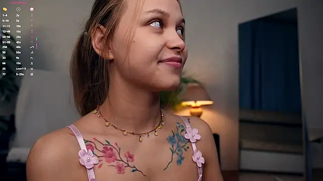 Snapshot of OdellaGillingham chatting on October 4, 7:29 pm OdellaGillingham online show from October 4, 7:29 pm