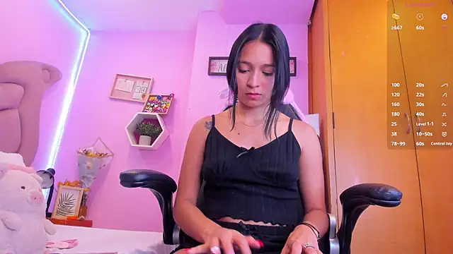 EmmaAnturin online show from October 2, 9:31 pm