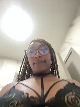 YallianaBrooks online show from October 18, 7:59 pm