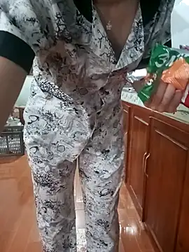 Sweet-Berry89 online show from October 27, 1:01 am