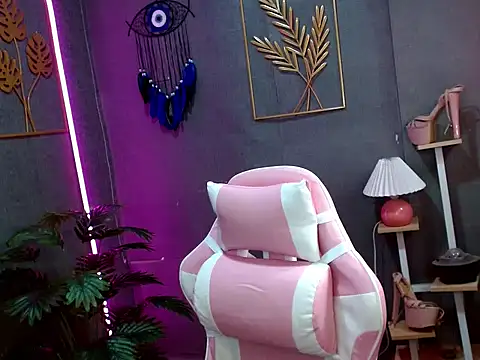 cassielily online show from March 15, 12:45 am