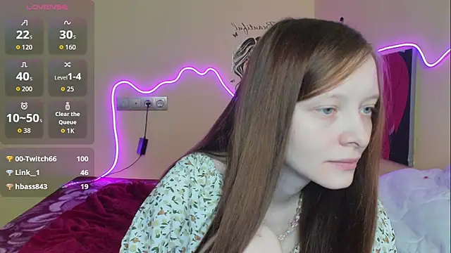 Snapshot of AliceHaris chatting on October 4, 4:40 am AliceHaris online show from October 4, 4:40 am