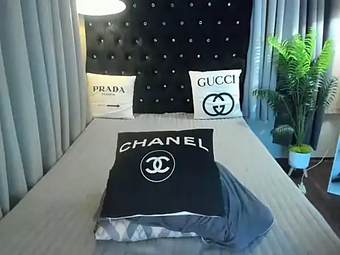 urfanatic yumi online show from October 15, 2:41 pm