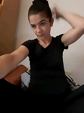 alinaalinutzq online show from November 2, 7:23 am