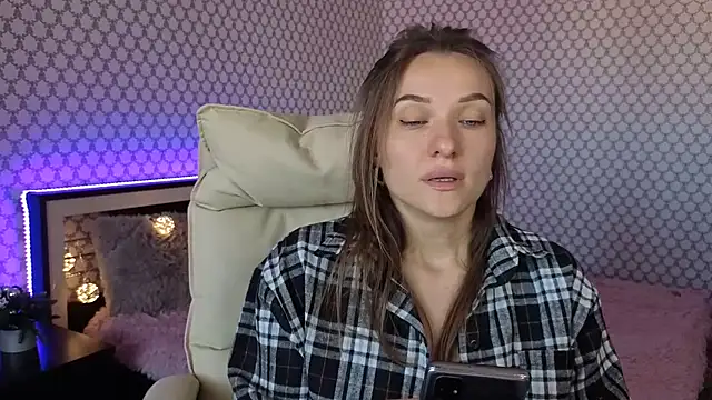 EmmySkyy online show from September 11, 6:36 am