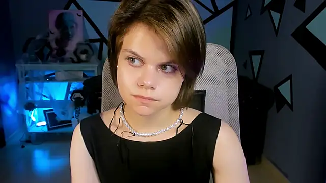 Snapshot of EllieMurler chatting on October 25, 1:41 pm EllieMurler online show from October 25, 1:41 pm