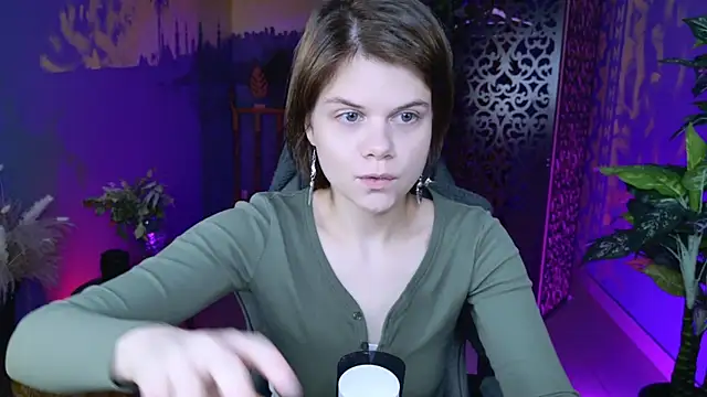 EllieMurler online show from November 12, 9:07 am