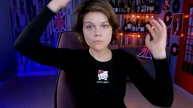 Snapshot of EllieMurler chatting on October 14, 1:35 pm EllieMurler online show from October 14, 1:35 pm