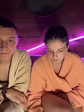 FoxStudioSex online show from October 31, 4:33 pm