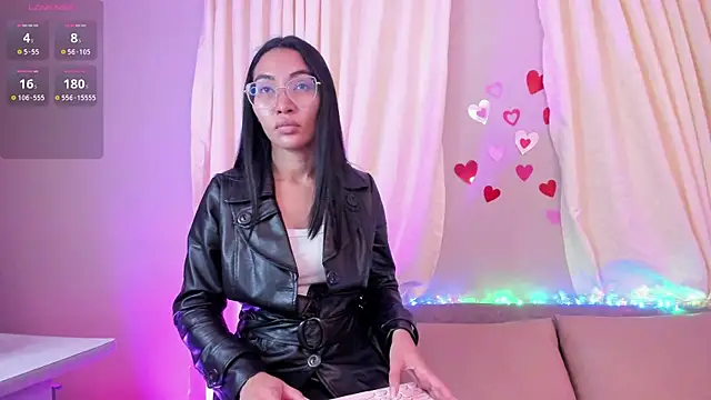 Snapshot of lucyy_liiuu chatting on October 16, 1:14 pm lucyy liiuu online show from October 16, 1:14 pm