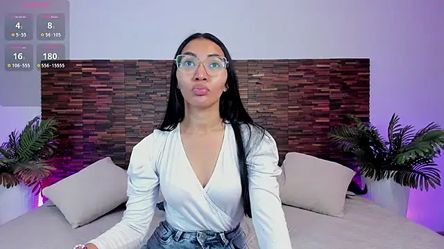 Snapshot of lucyy_liiuu chatting on October 28, 2:12 pm lucyy liiuu online show from October 28, 2:12 pm